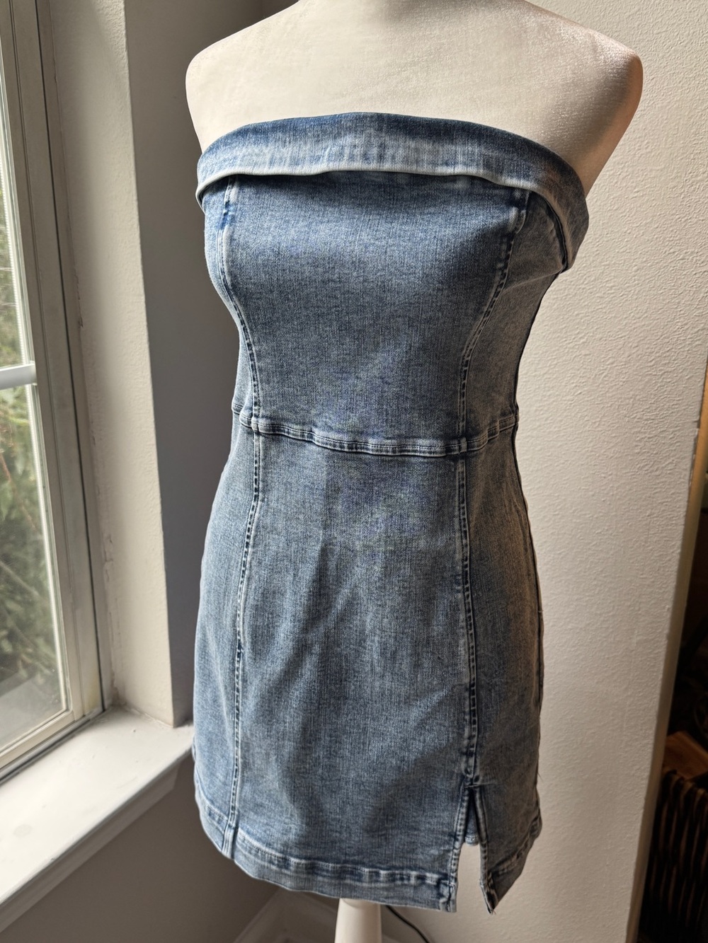 American Eagle Outfitters Light Wash Denim Strapless Mini Dress